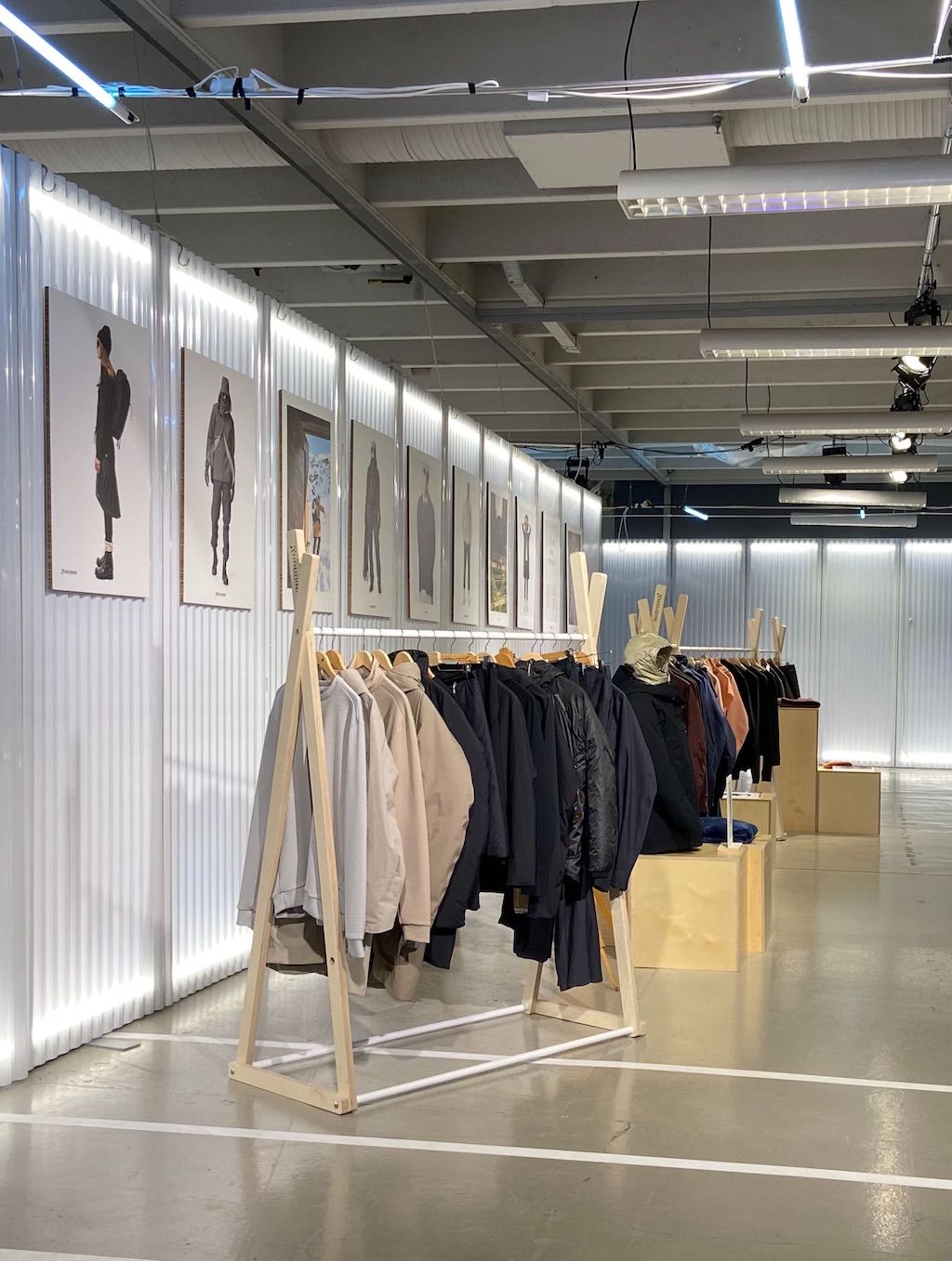 CIFF - Clothing rack CIFF - Clothing rack