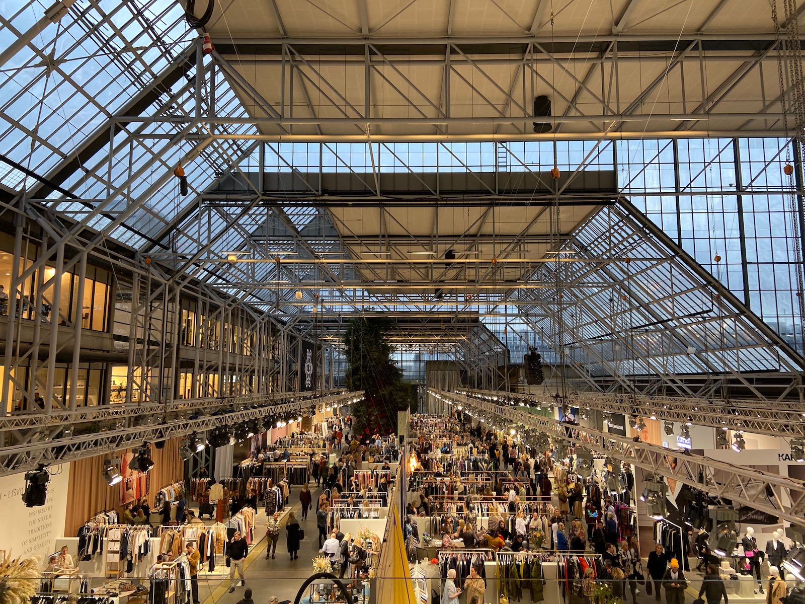 CIFF - Hall CIFF - Hall
